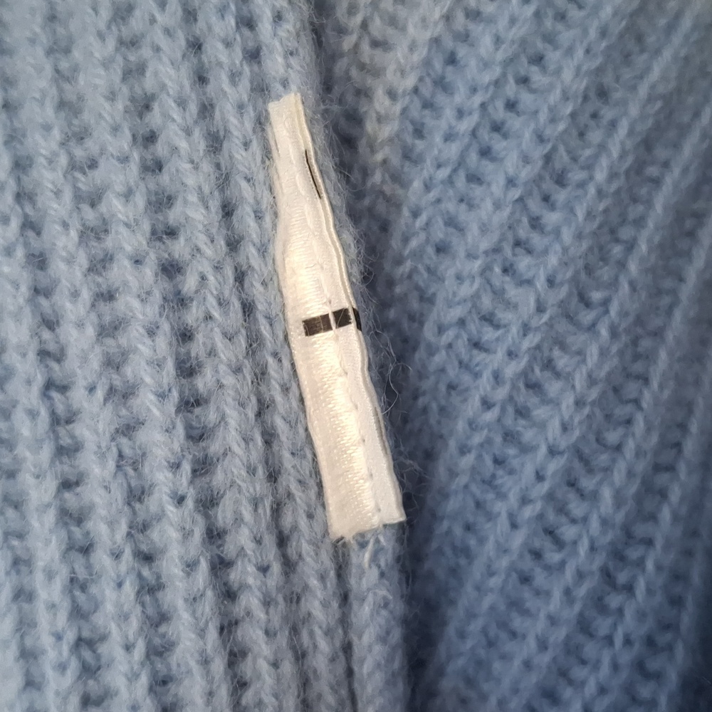 NEW H&M Cashmere Mock Neck Ribbed Sweater Light Blue Size S! VERY RARE!!! - Picture 8 of 9